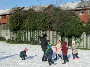 P1 and P2 enjoy the snow